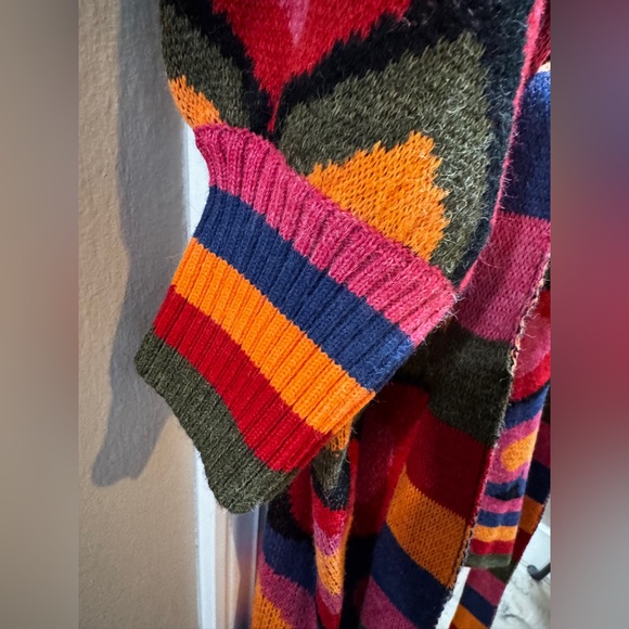 FARM Rio Multicolor Heart Pattern Sweater - Picture 7 of 11